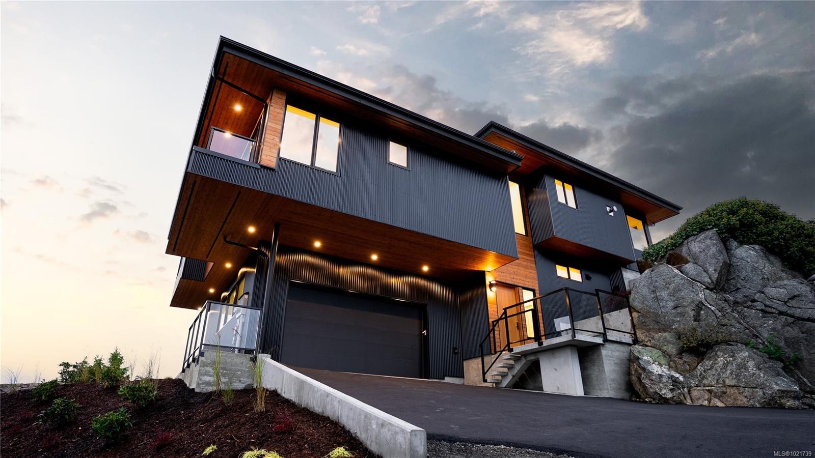 3700 Kootenay Pl, Saanich, BC