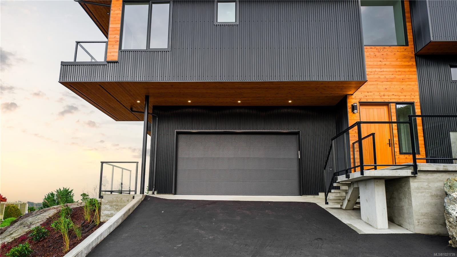 3700 Kootenay Pl, Saanich, BC