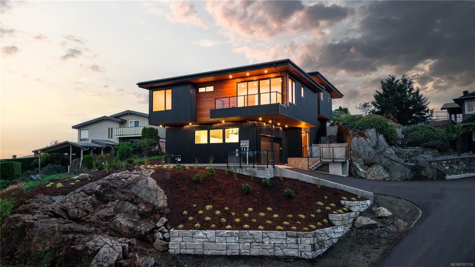 3700 Kootenay Pl, Saanich, BC