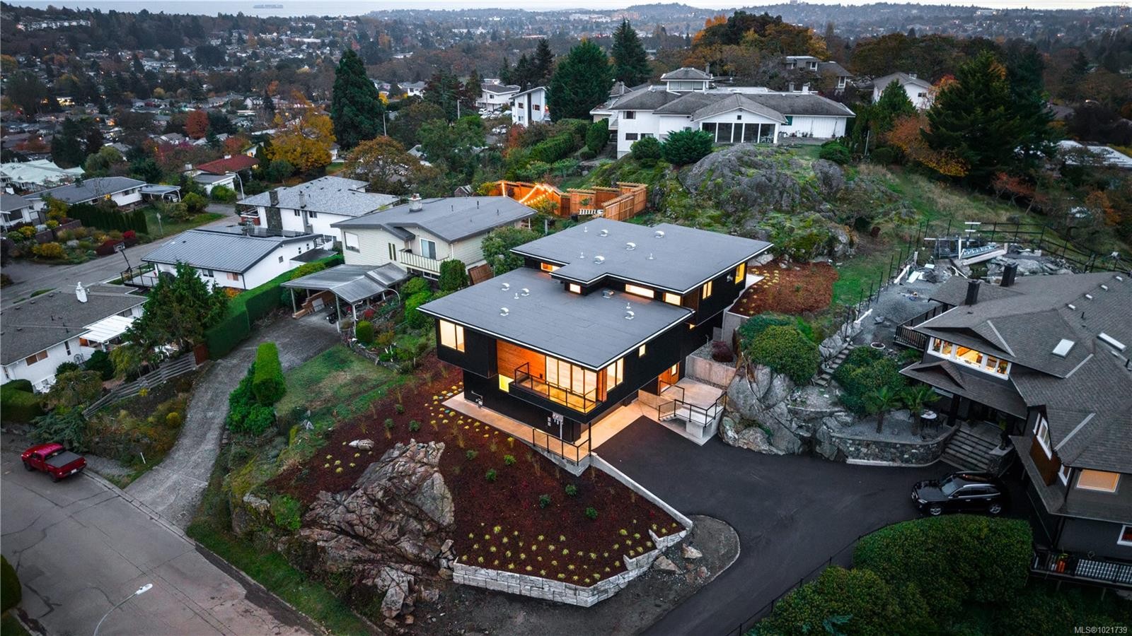 3700 Kootenay Pl, Saanich, BC