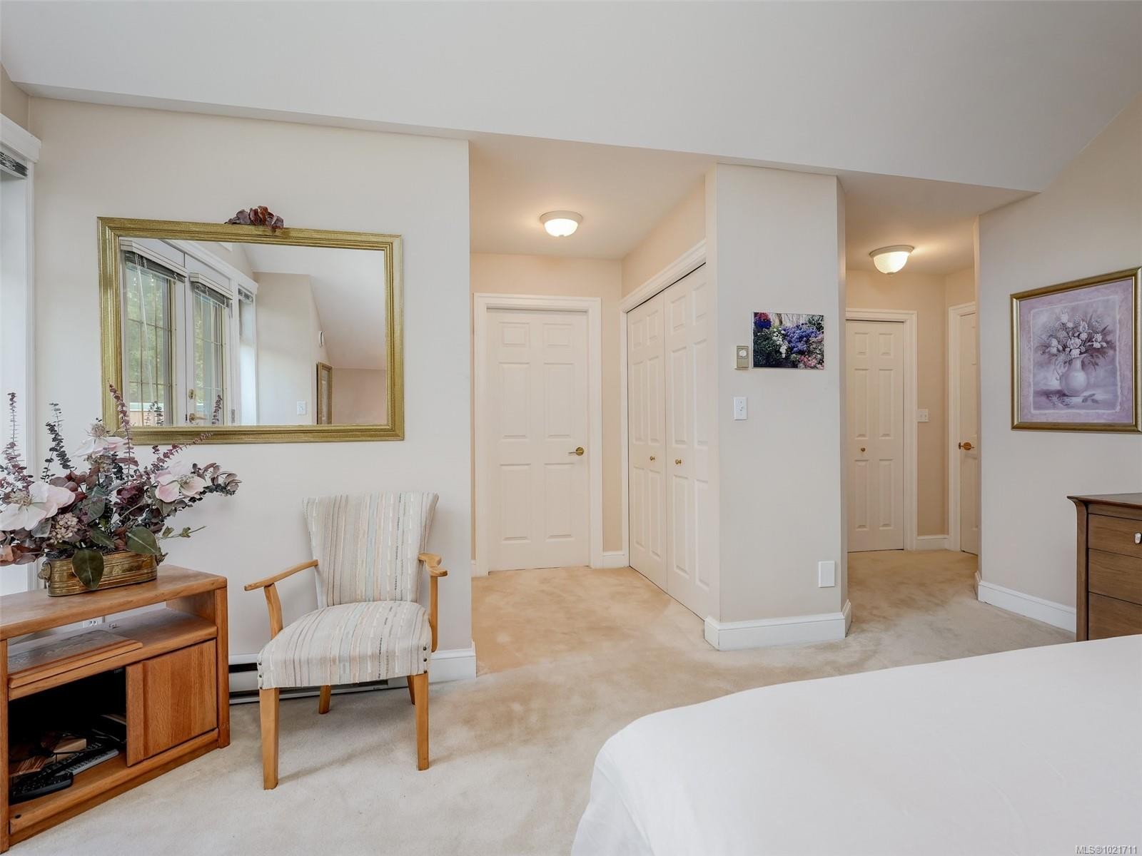 1-2573 Kilgary Pl, Saanich, BC