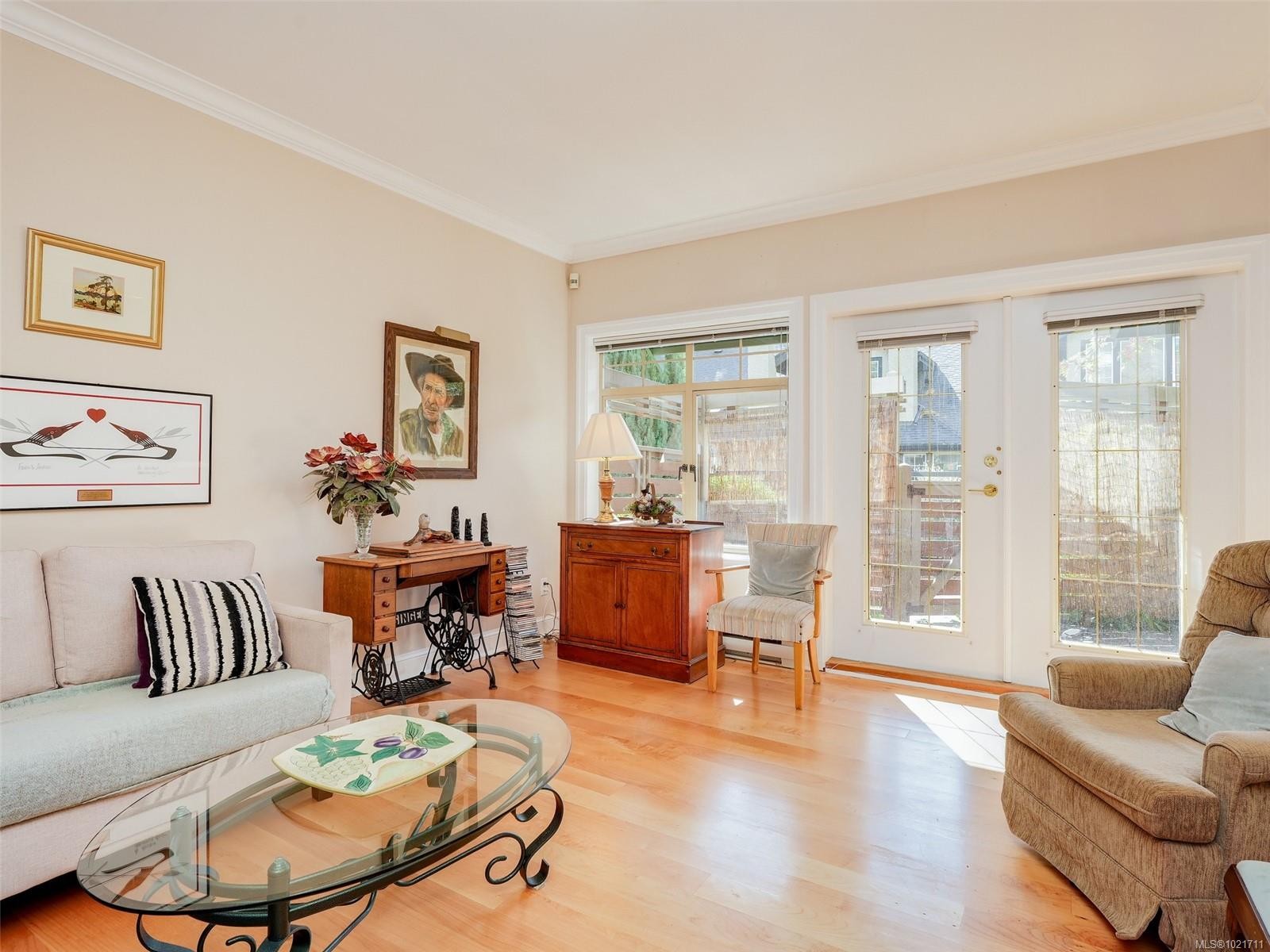 1-2573 Kilgary Pl, Saanich, BC