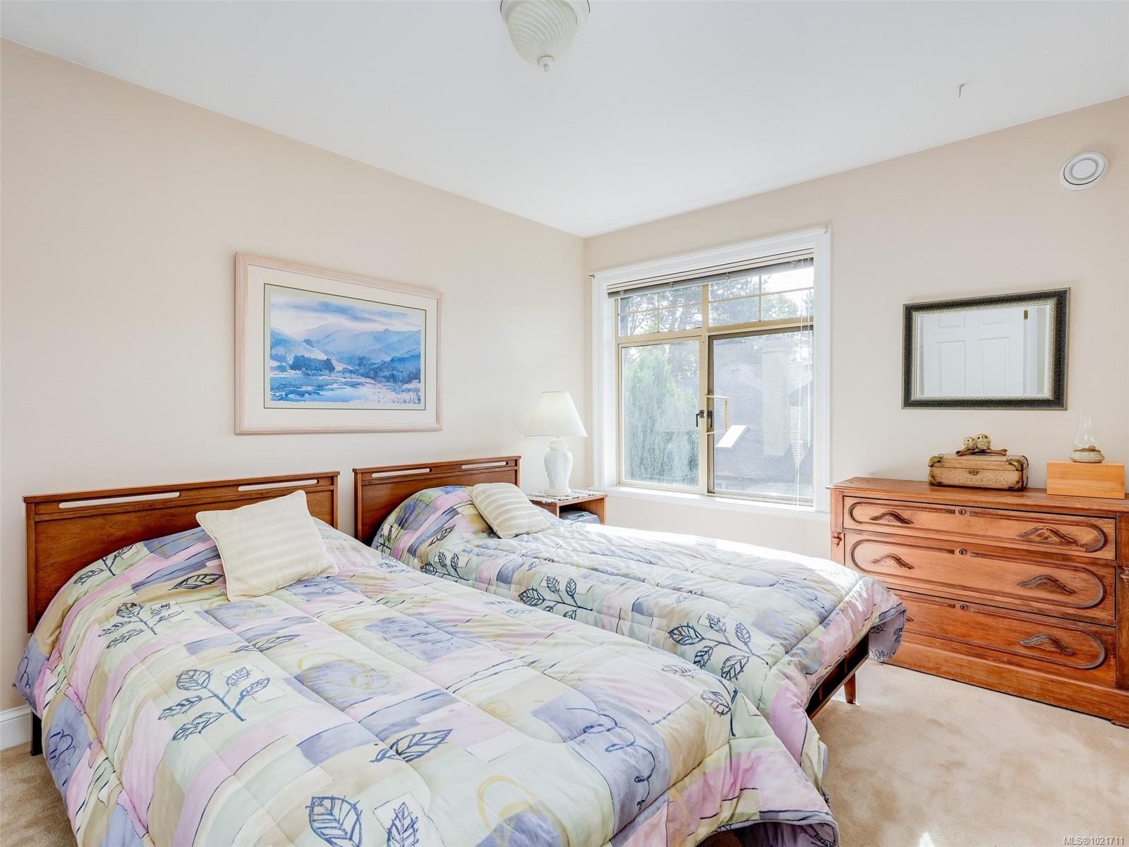 1-2573 Kilgary Pl, Saanich, BC