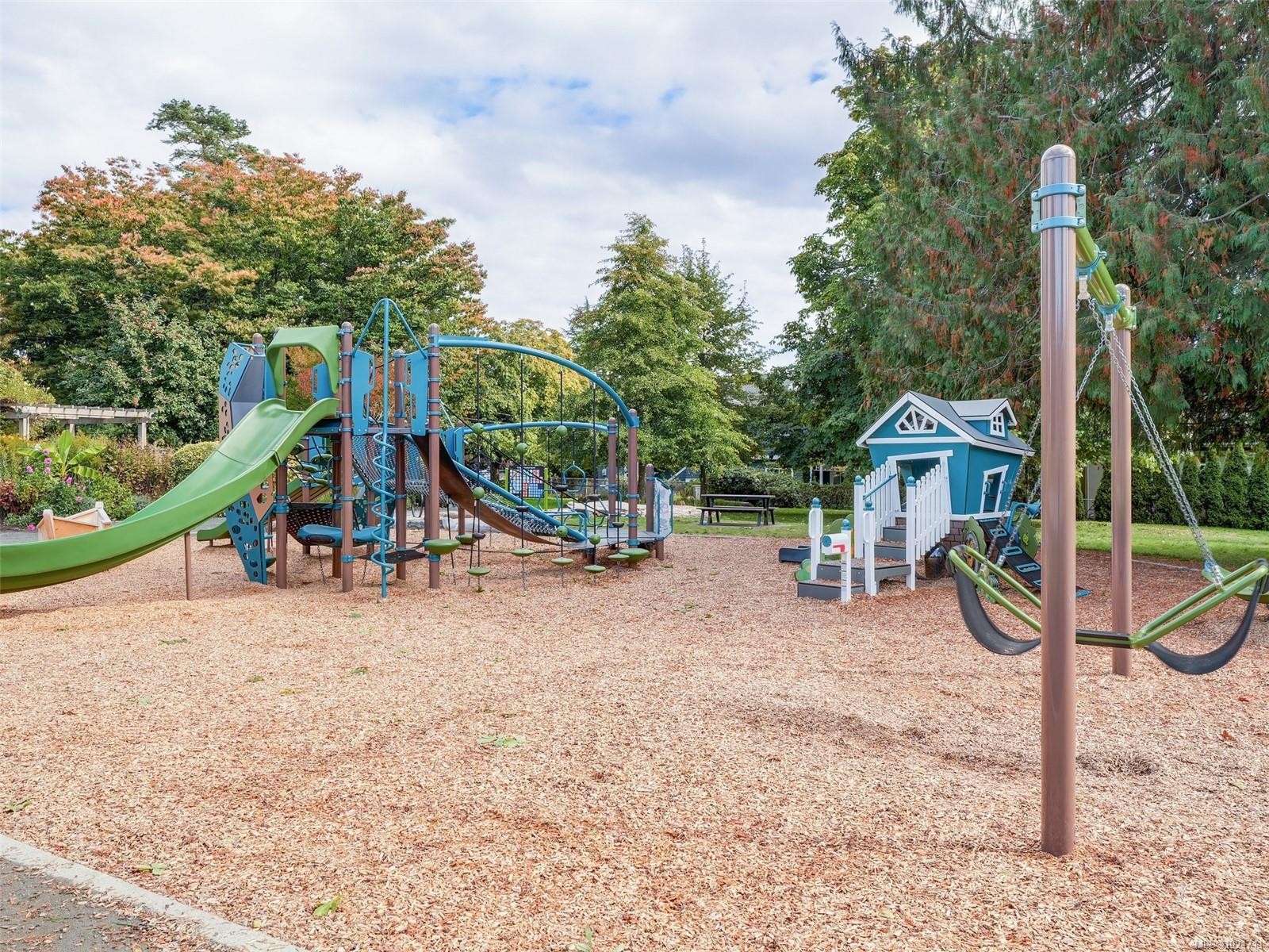 1-2573 Kilgary Pl, Saanich, BC