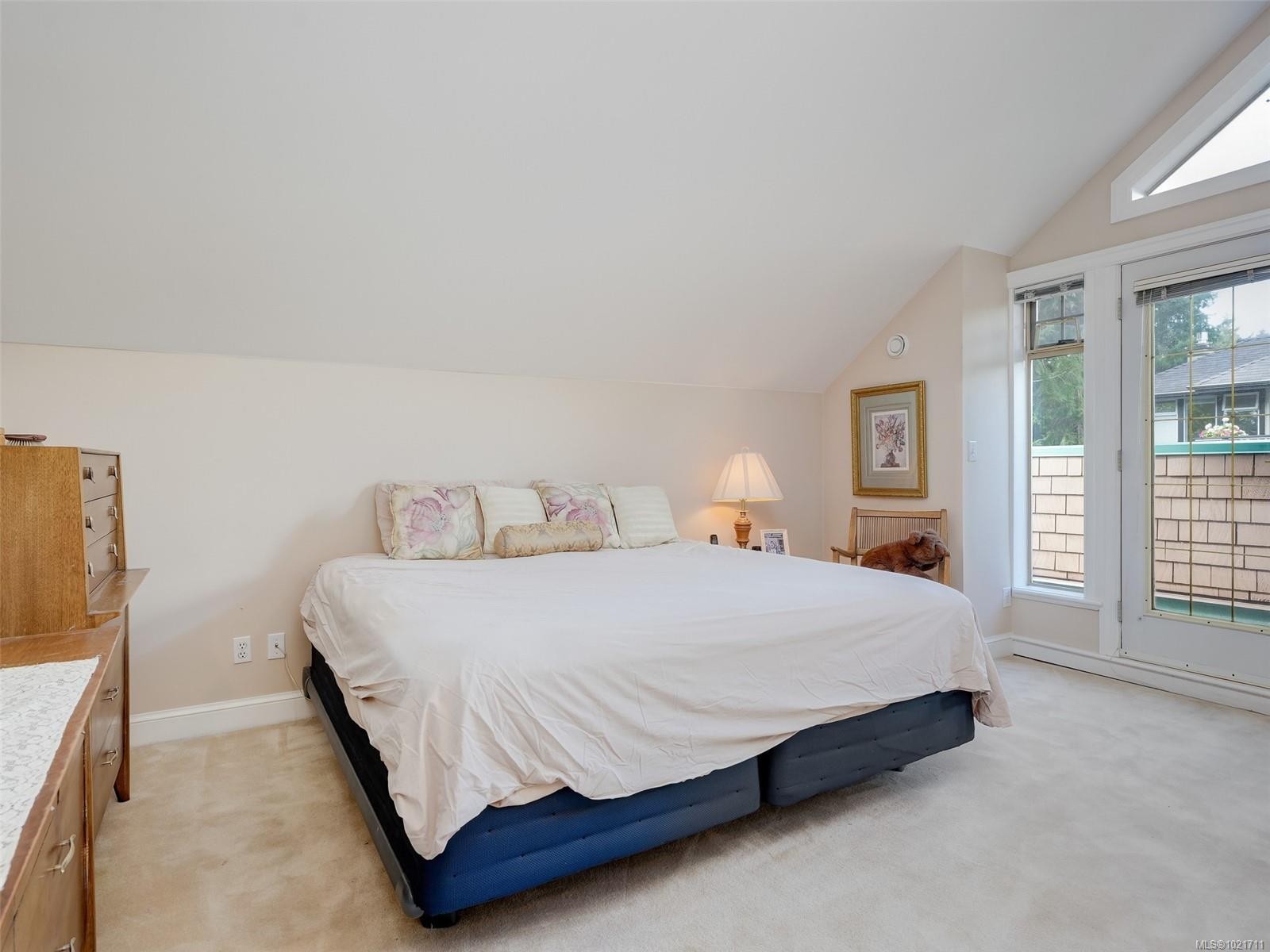 1-2573 Kilgary Pl, Saanich, BC