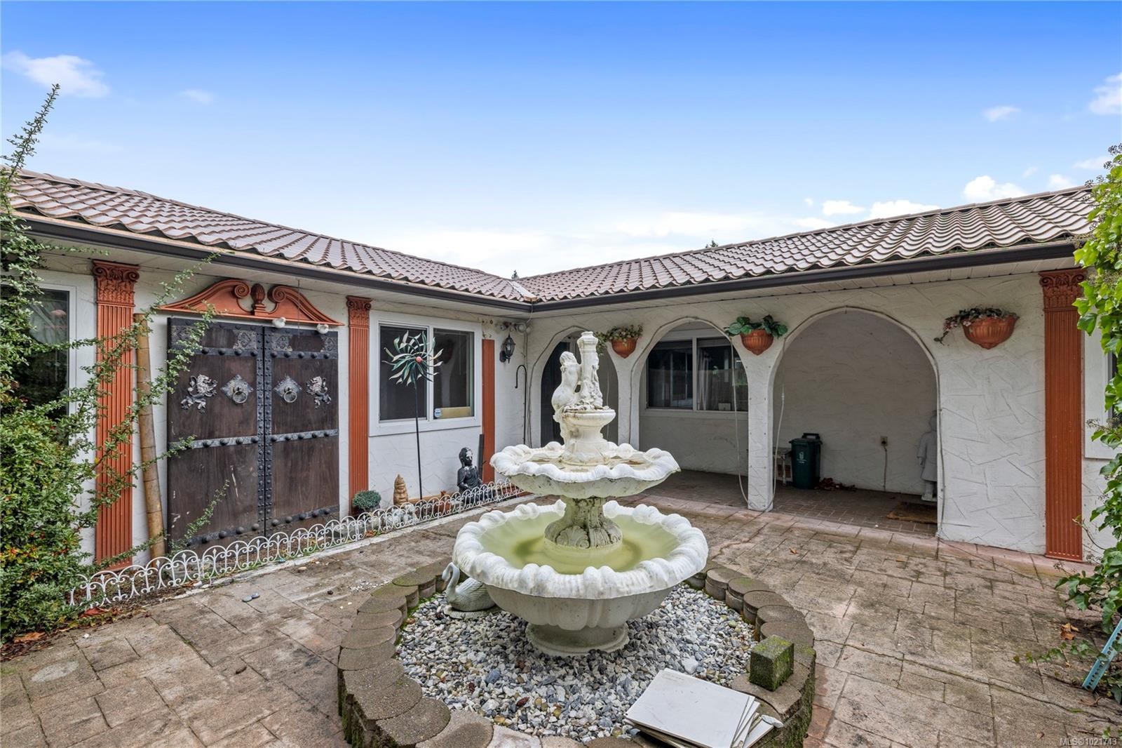 930 Mulholland Dr, French Creek, BC