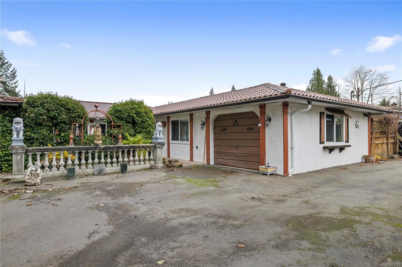 930 Mulholland Dr, French Creek, BC