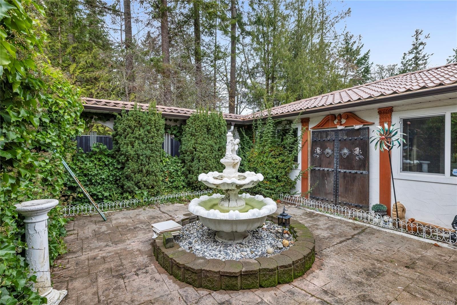 930 Mulholland Dr, French Creek, BC
