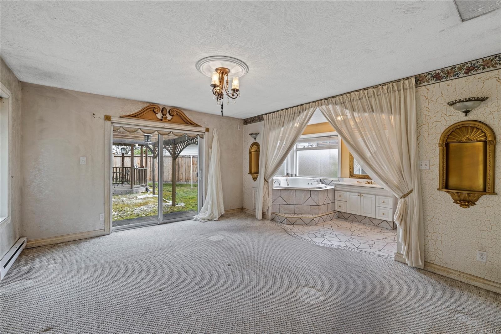 930 Mulholland Dr, French Creek, BC