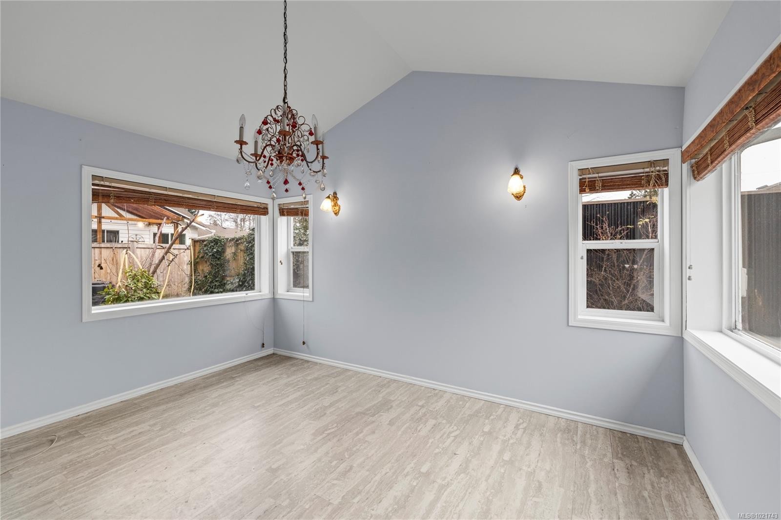 930 Mulholland Dr, French Creek, BC