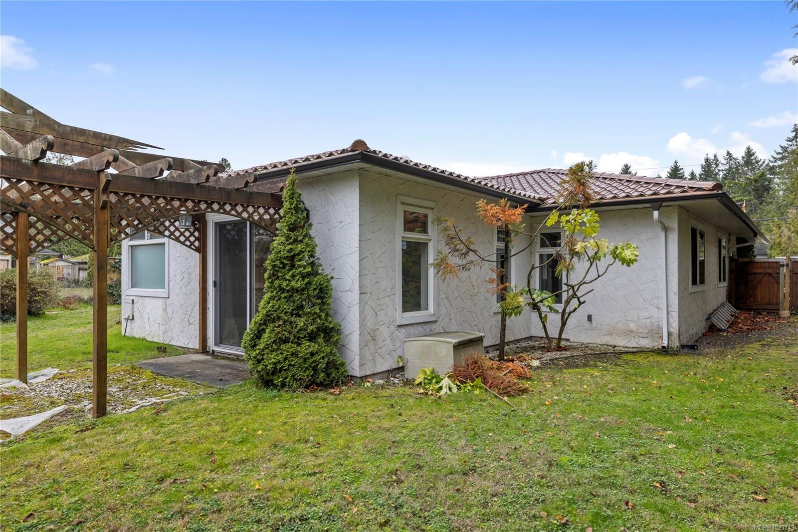 930 Mulholland Dr, French Creek, BC