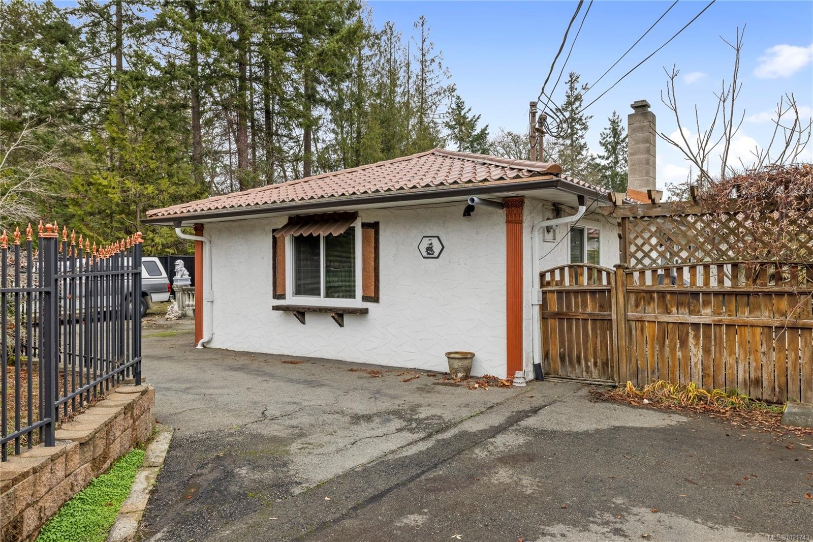 930 Mulholland Dr, French Creek, BC