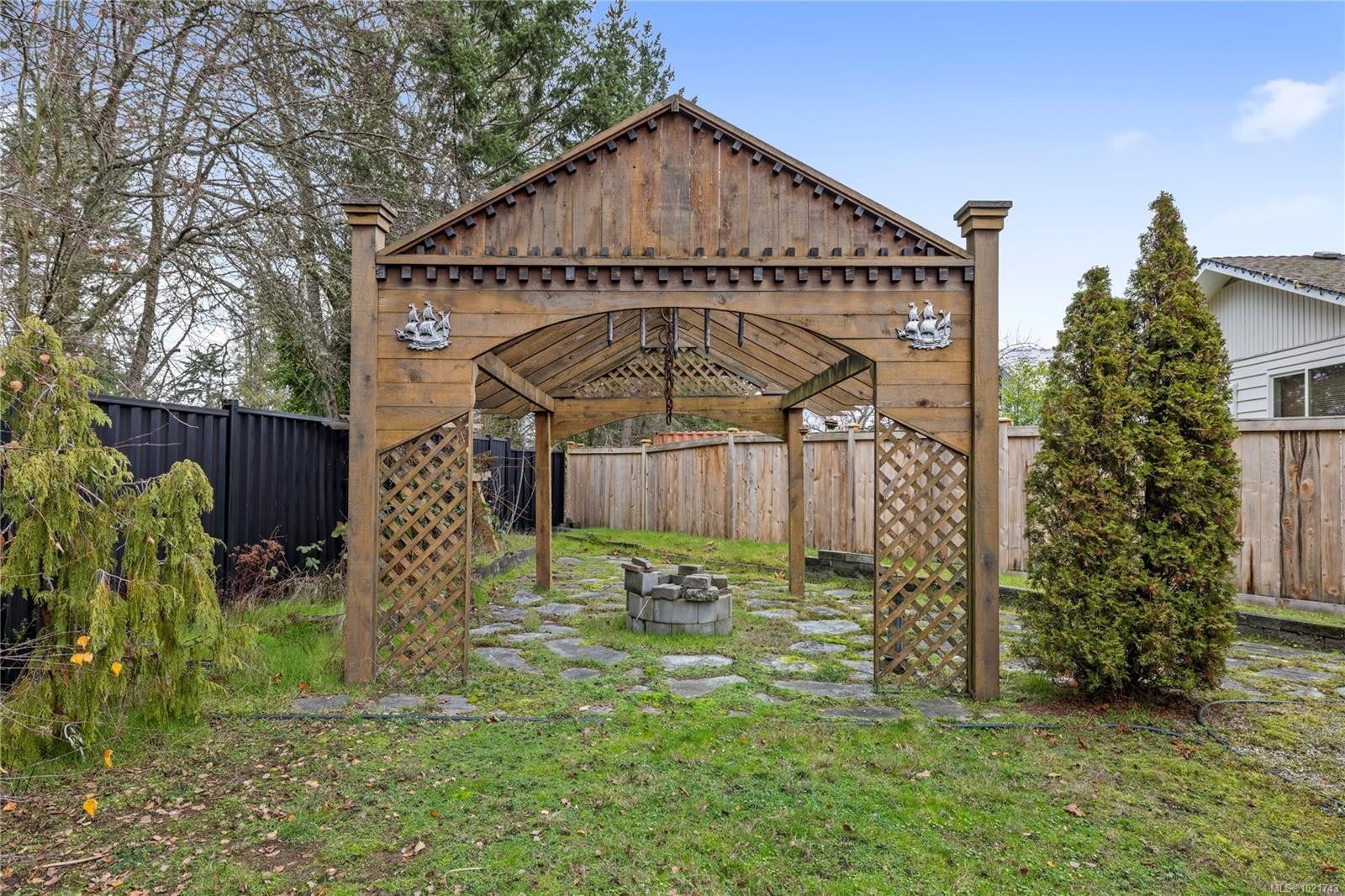 930 Mulholland Dr, French Creek, BC