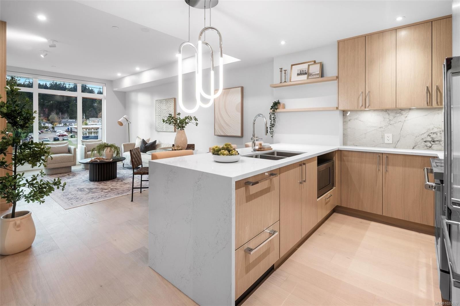 204-5229 Cordova Bay Rd, Saanich, BC - Indoor Photo Showing Kitchen With Double Sink With Upgraded Kitchen