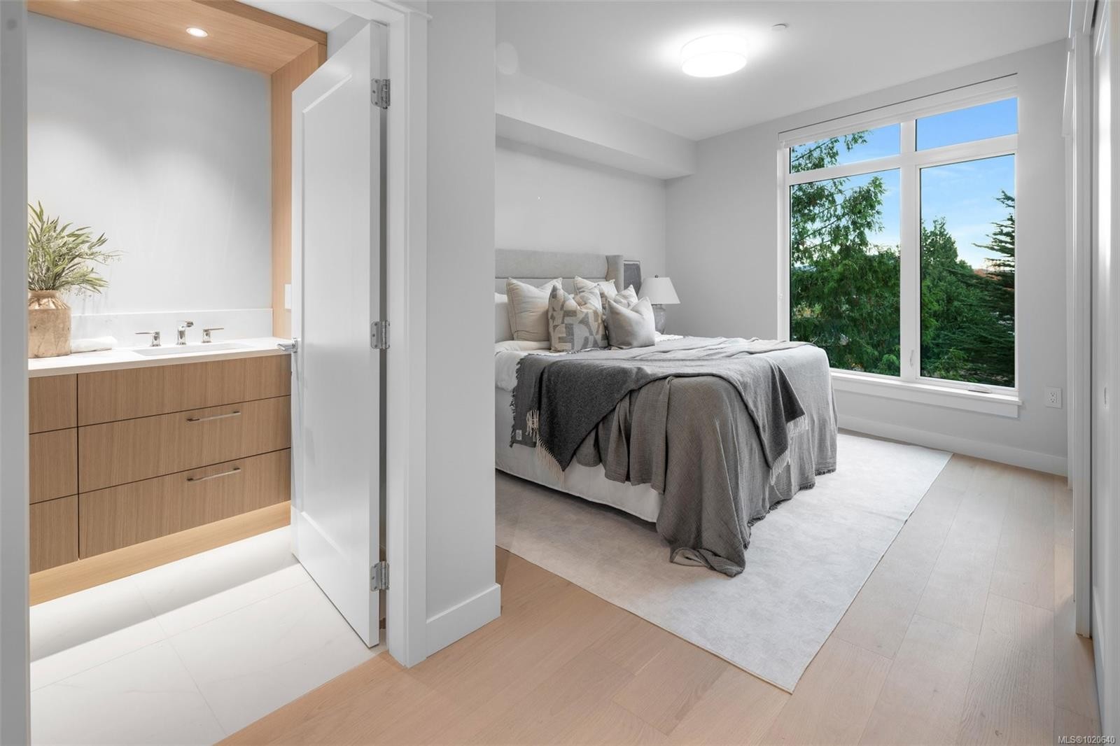 303-5229 Cordova Bay Rd, Saanich, BC