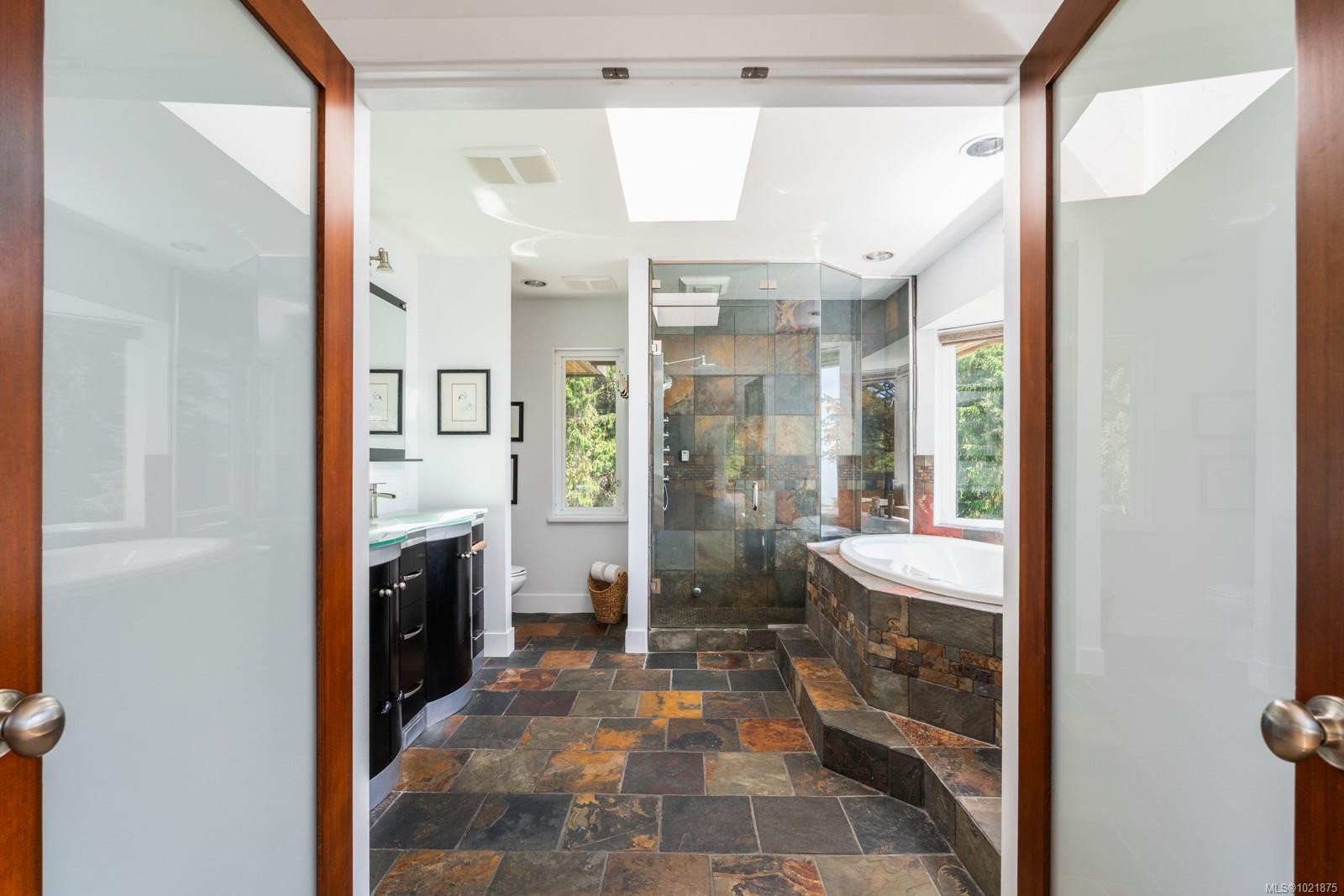 5605 Parker Ave, Saanich, BC