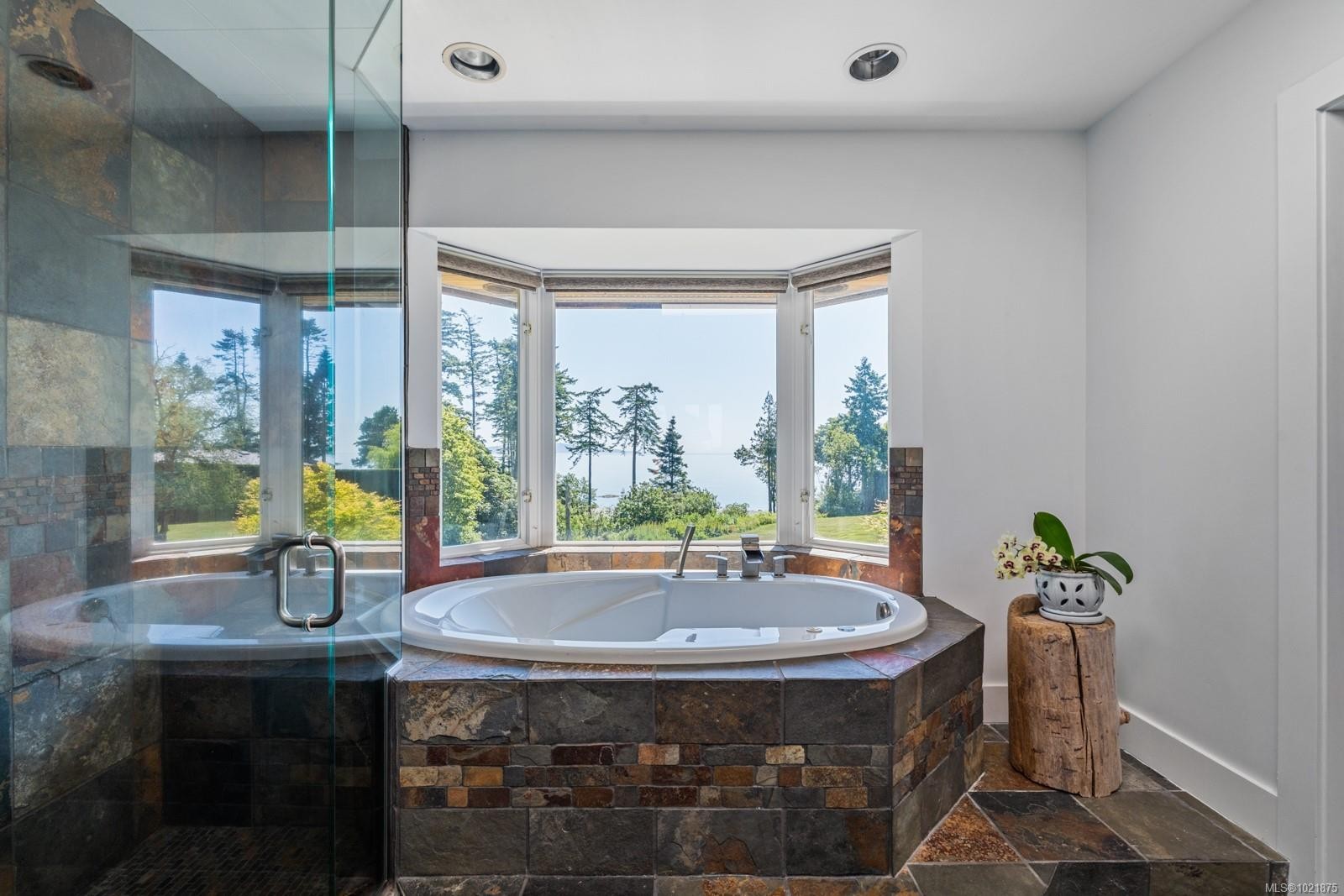 5605 Parker Ave, Saanich, BC