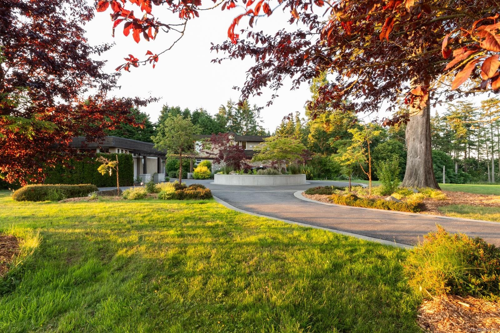 5605 Parker Ave, Saanich, BC