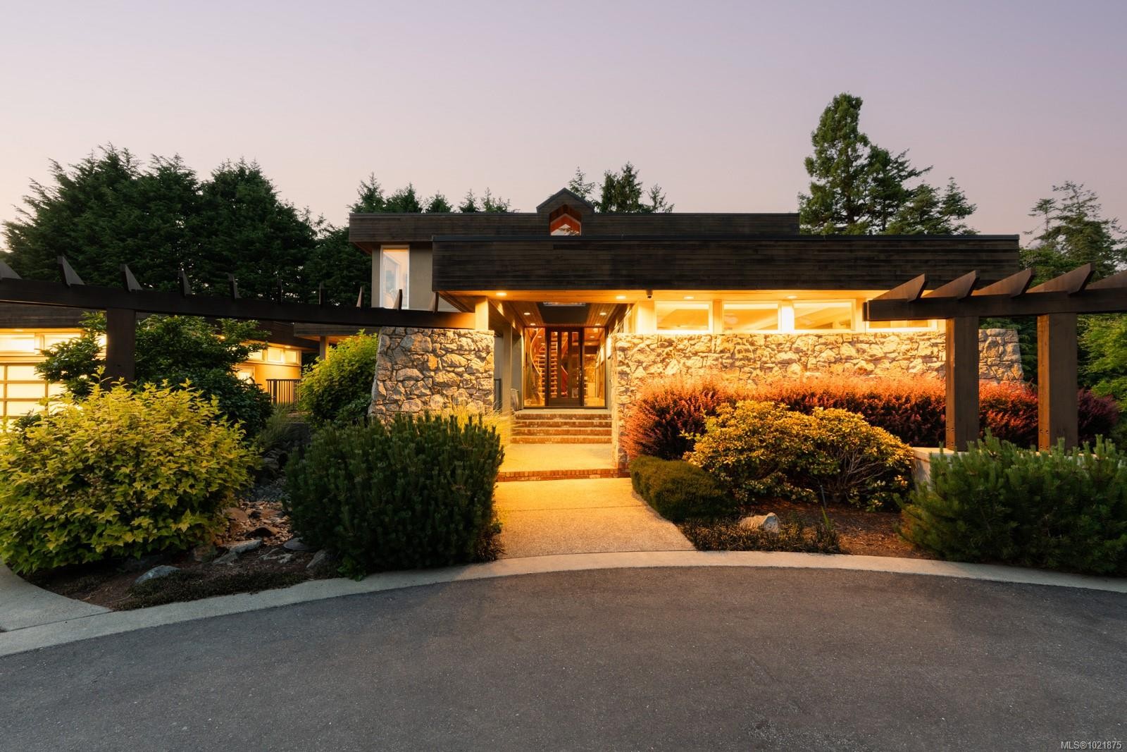 5605 Parker Ave, Saanich, BC