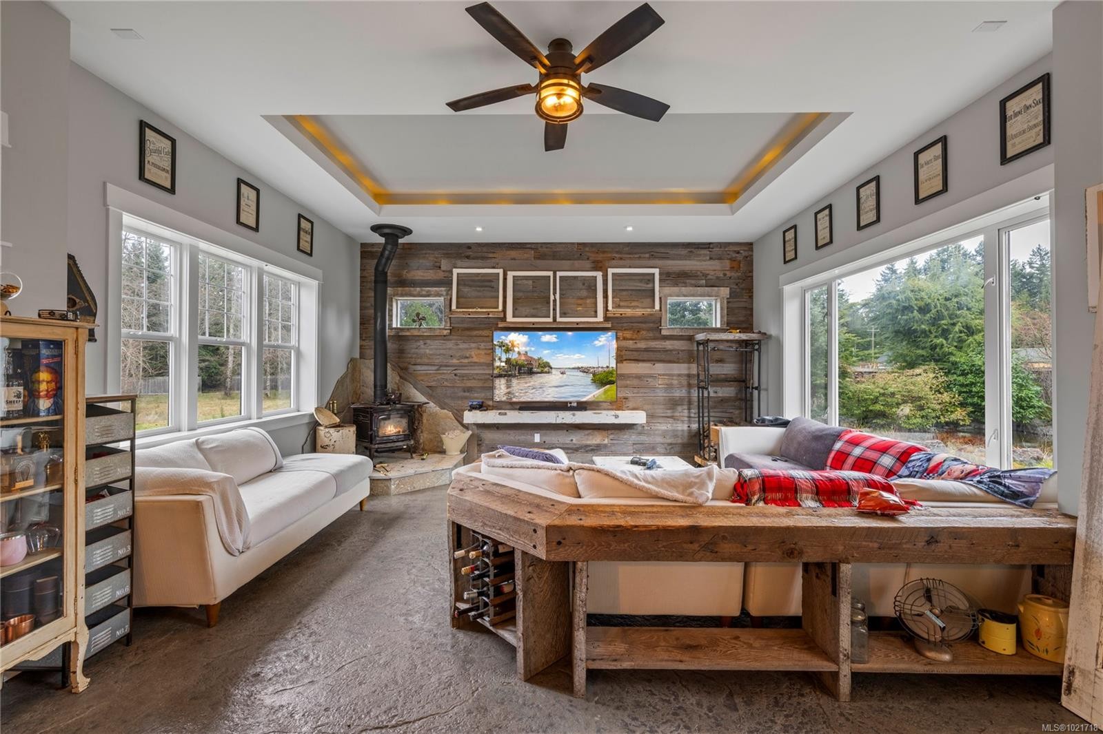 3805 Kriscott Rd, Whiskey Creek, BC