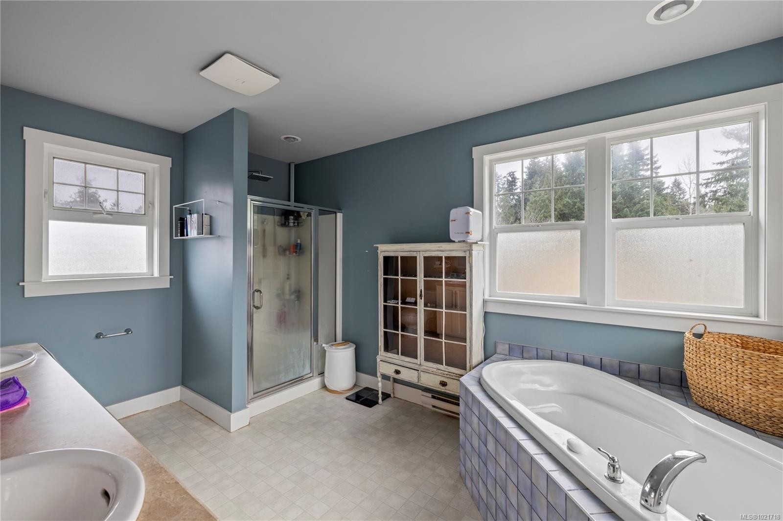 3805 Kriscott Rd, Whiskey Creek, BC