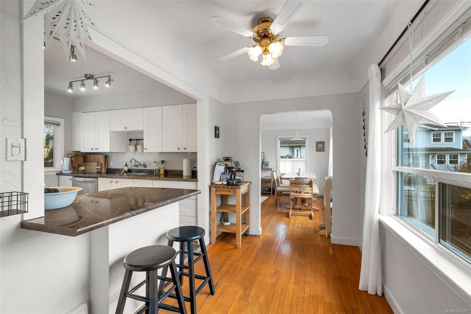 1334 Wood St, Esquimalt, BC