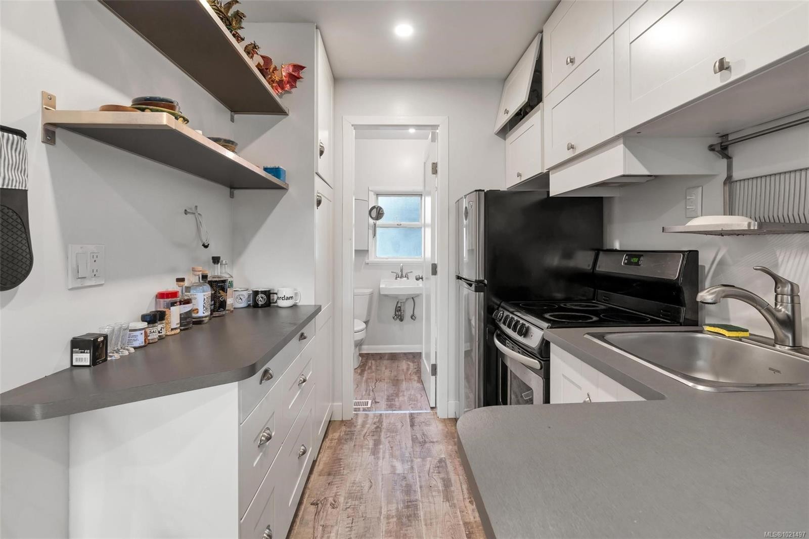 1334 Wood St, Esquimalt, BC