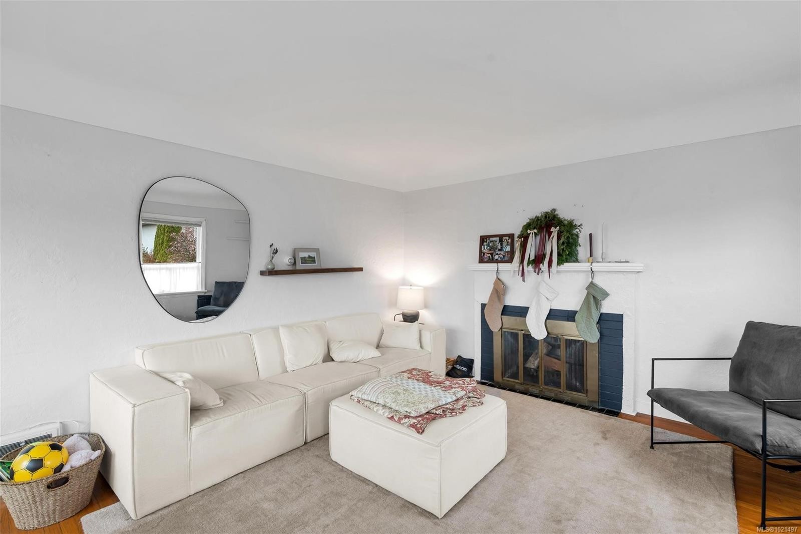 1334 Wood St, Esquimalt, BC