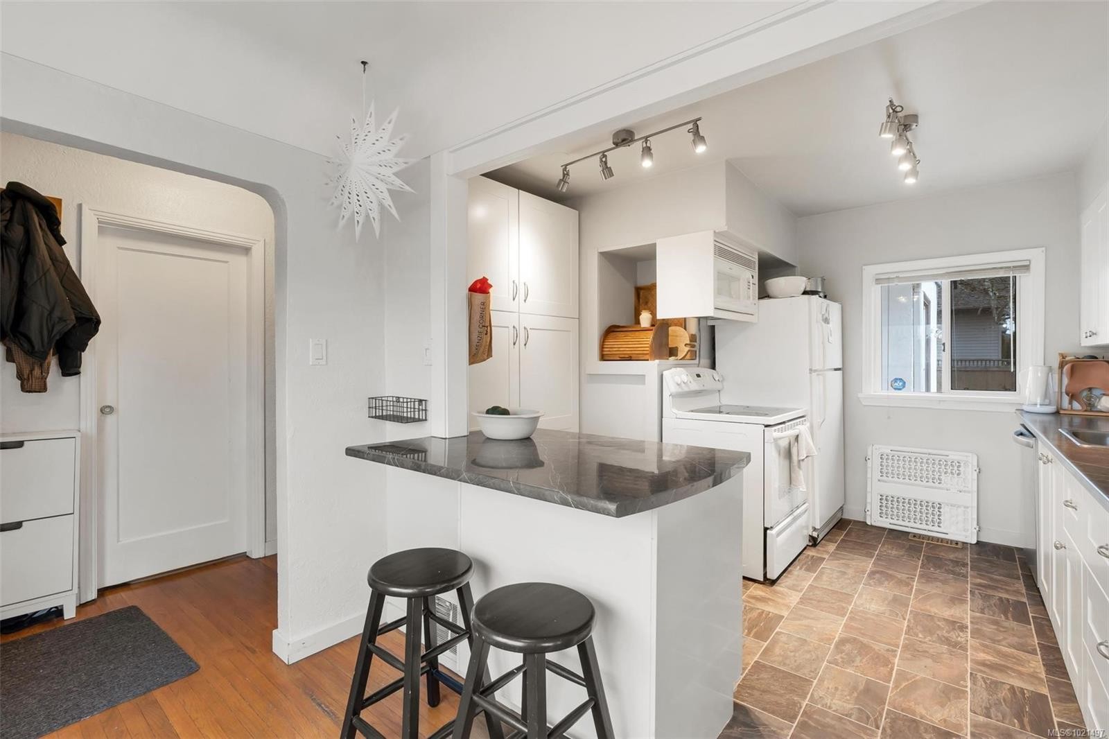 1334 Wood St, Esquimalt, BC