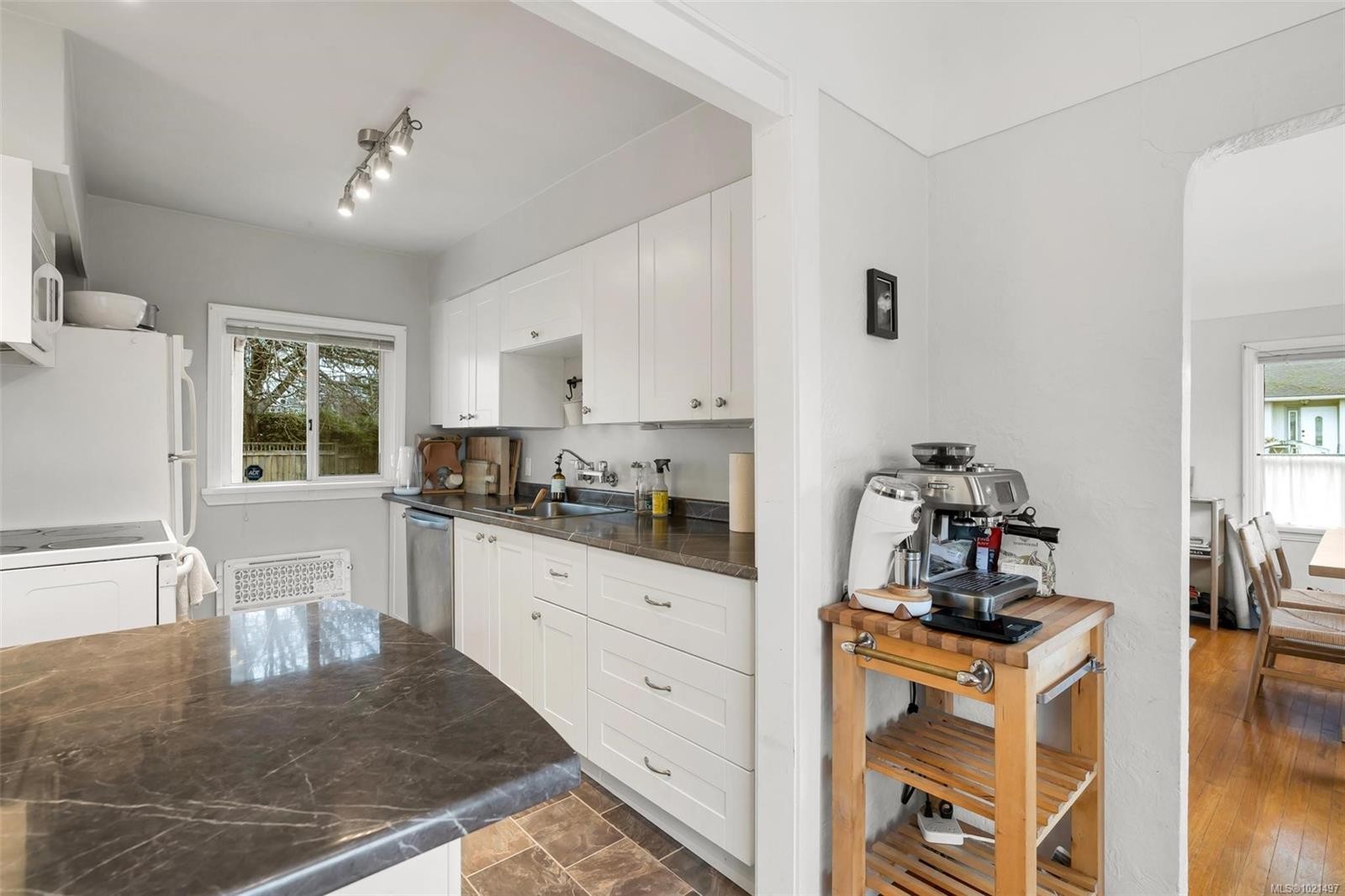 1334 Wood St, Esquimalt, BC