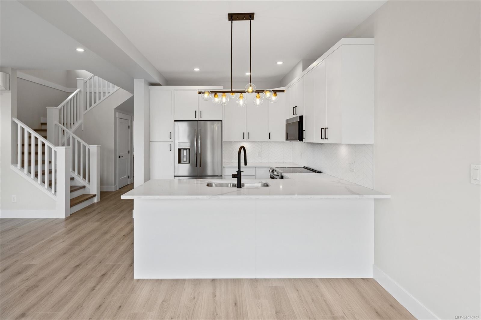 A-6521 Noblewood Pl, Sooke, BC - Indoor Photo Showing Kitchen With Upgraded Kitchen