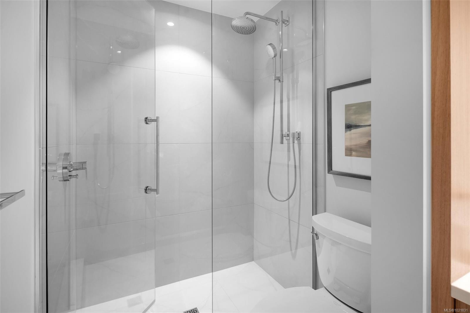 206-5229 Cordova Bay Rd, Saanich, BC - Indoor Photo Showing Bathroom