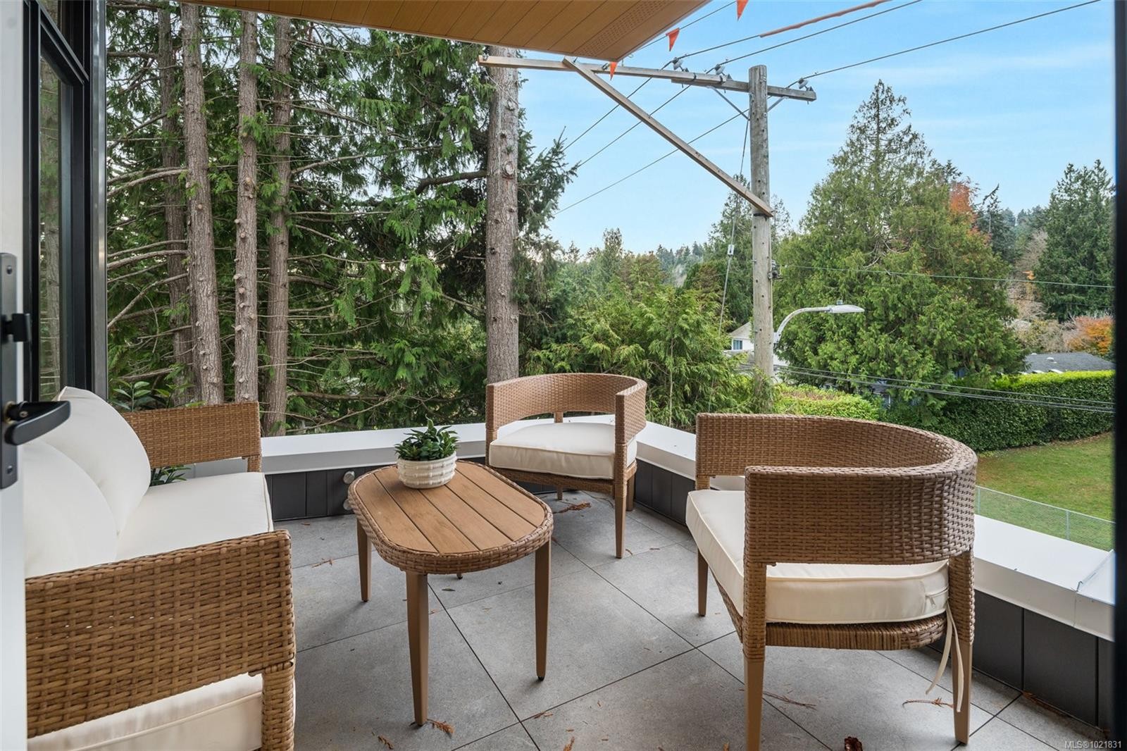 206-5229 Cordova Bay Rd, Saanich, BC - Outdoor With Deck Patio Veranda With Exterior