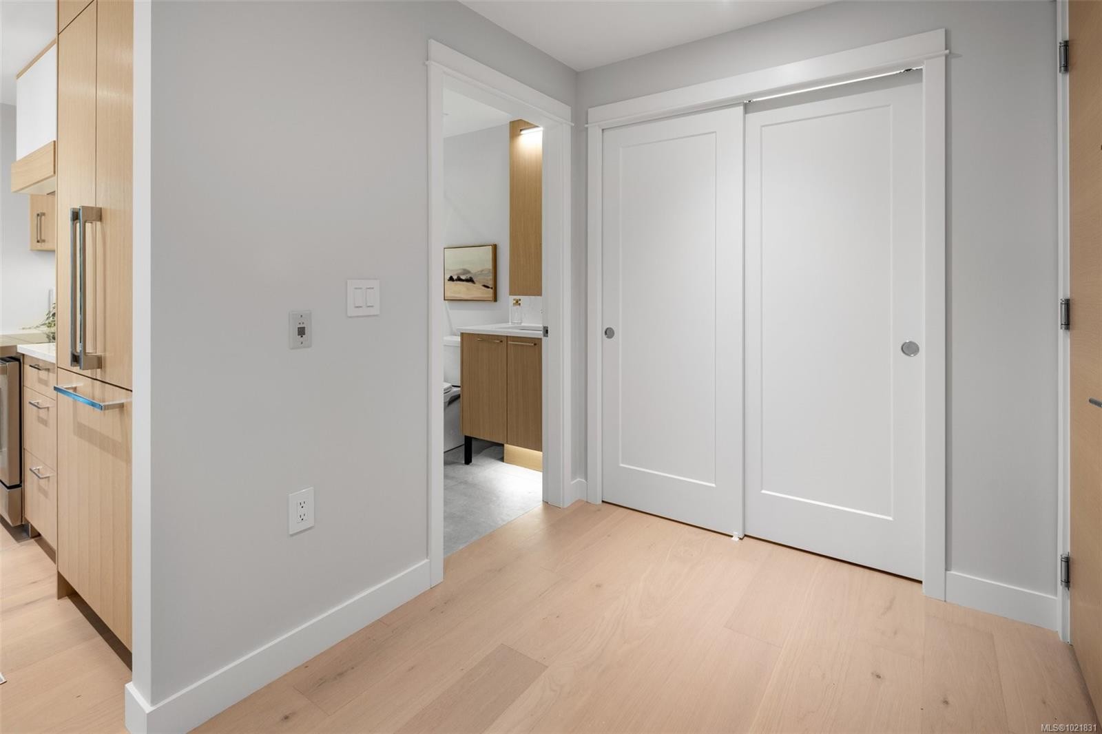 206-5229 Cordova Bay Rd, Saanich, BC - Indoor Photo Showing Other Room