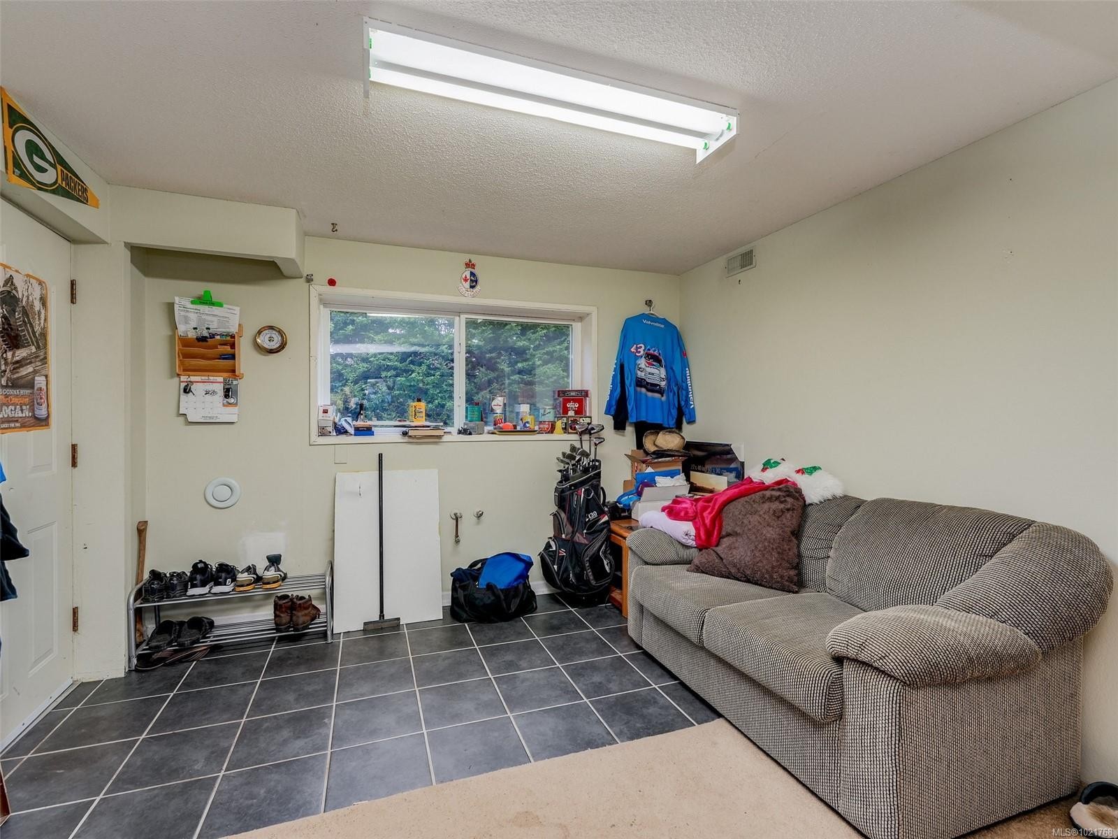 1018 Damelart Way, Central Saanich, BC