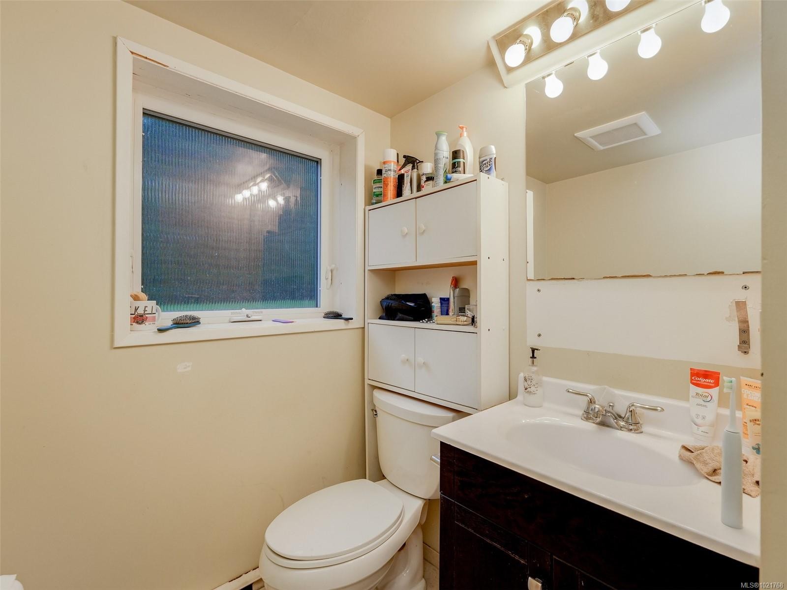 1018 Damelart Way, Central Saanich, BC