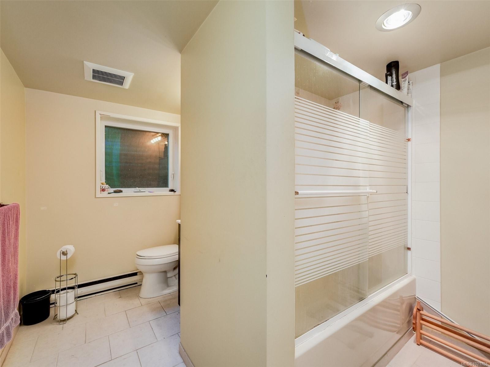 1018 Damelart Way, Central Saanich, BC