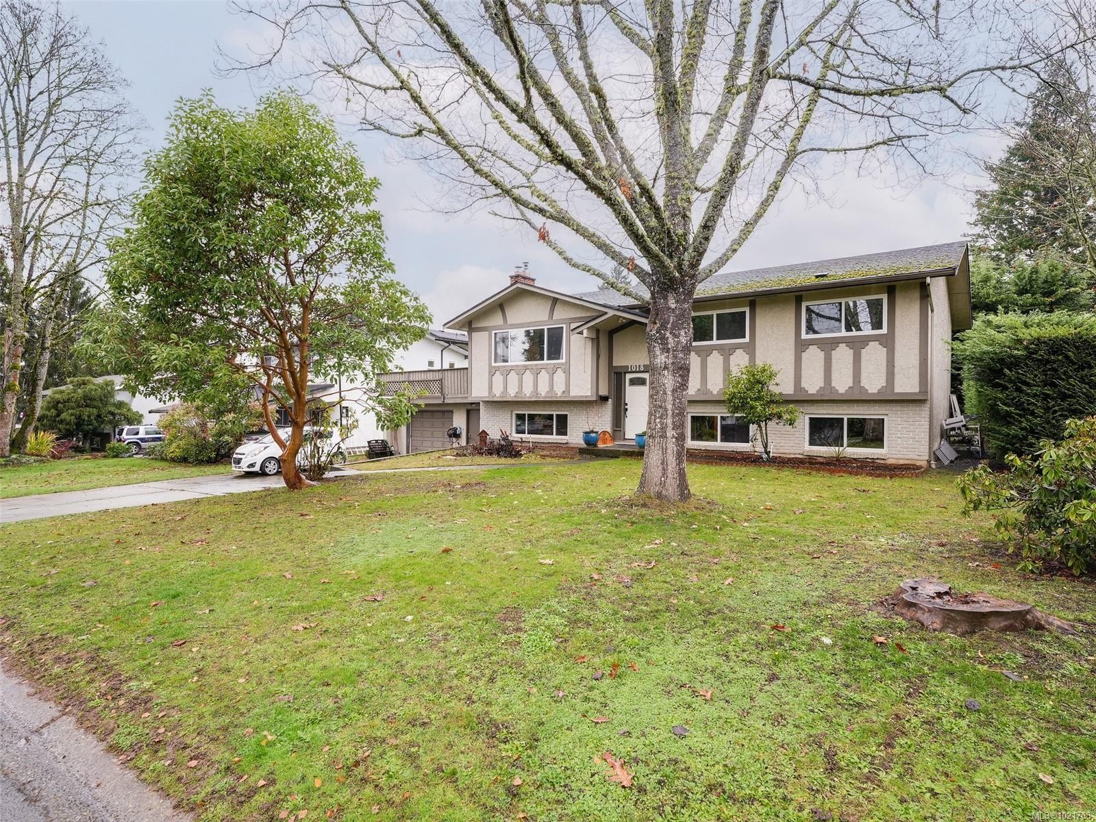 1018 Damelart Way, Central Saanich, BC