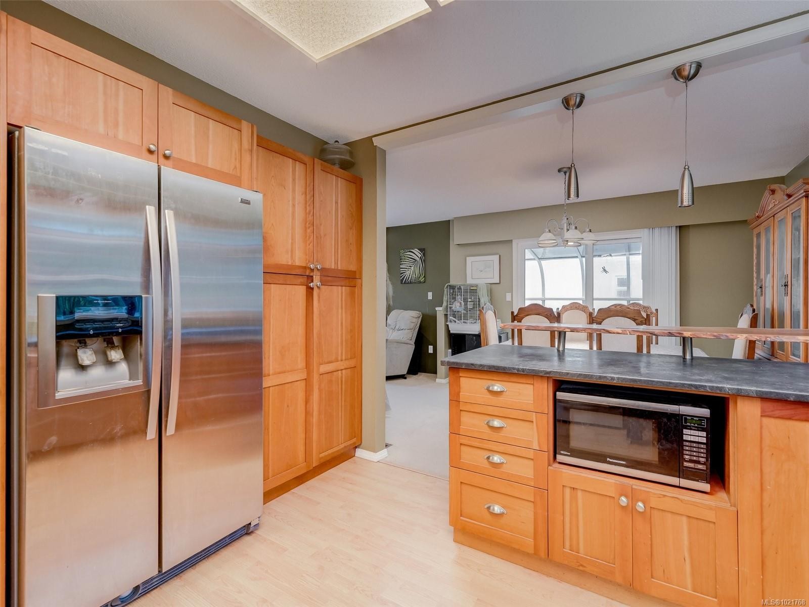 1018 Damelart Way, Central Saanich, BC