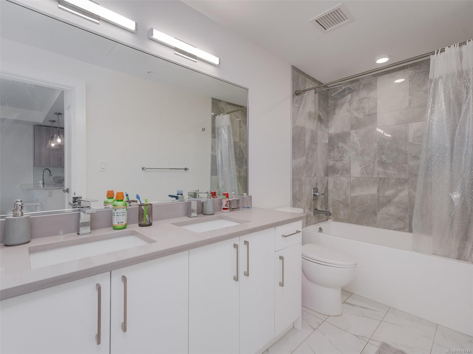 307-7098 Wallace Dr, Central Saanich, BC