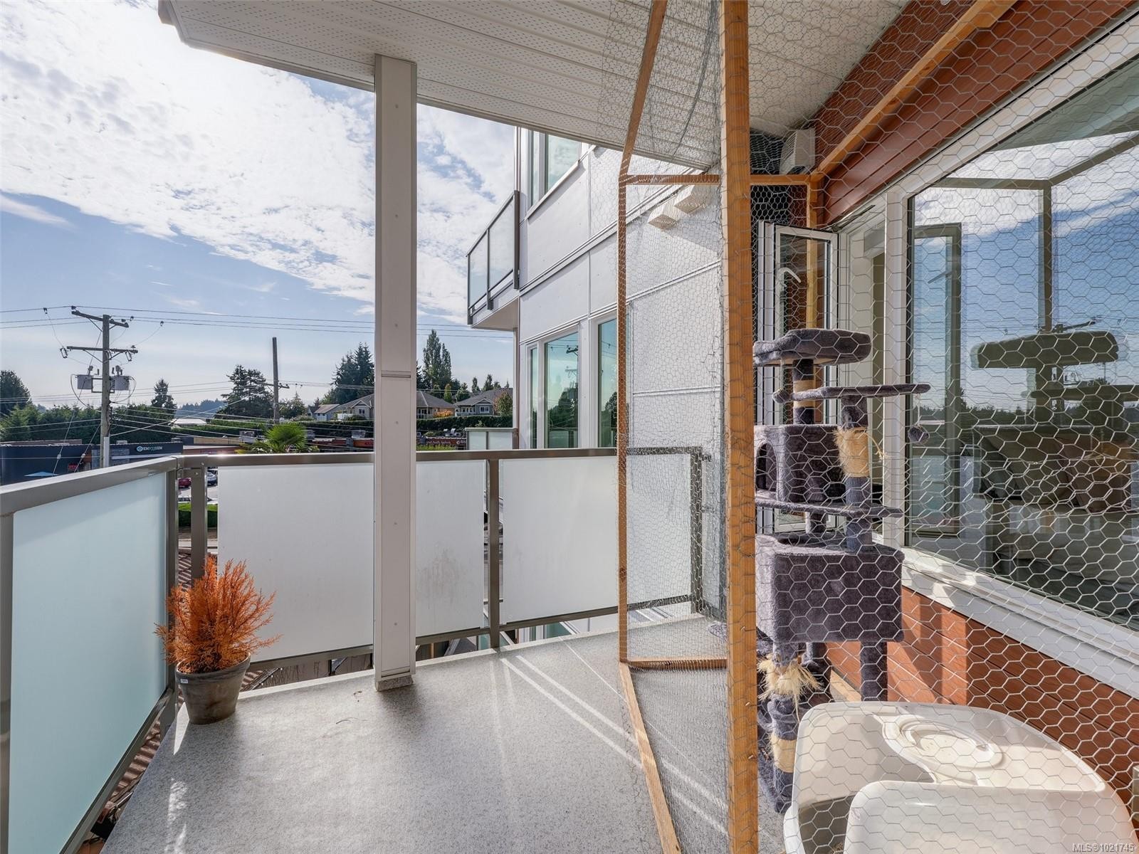 307-7098 Wallace Dr, Central Saanich, BC