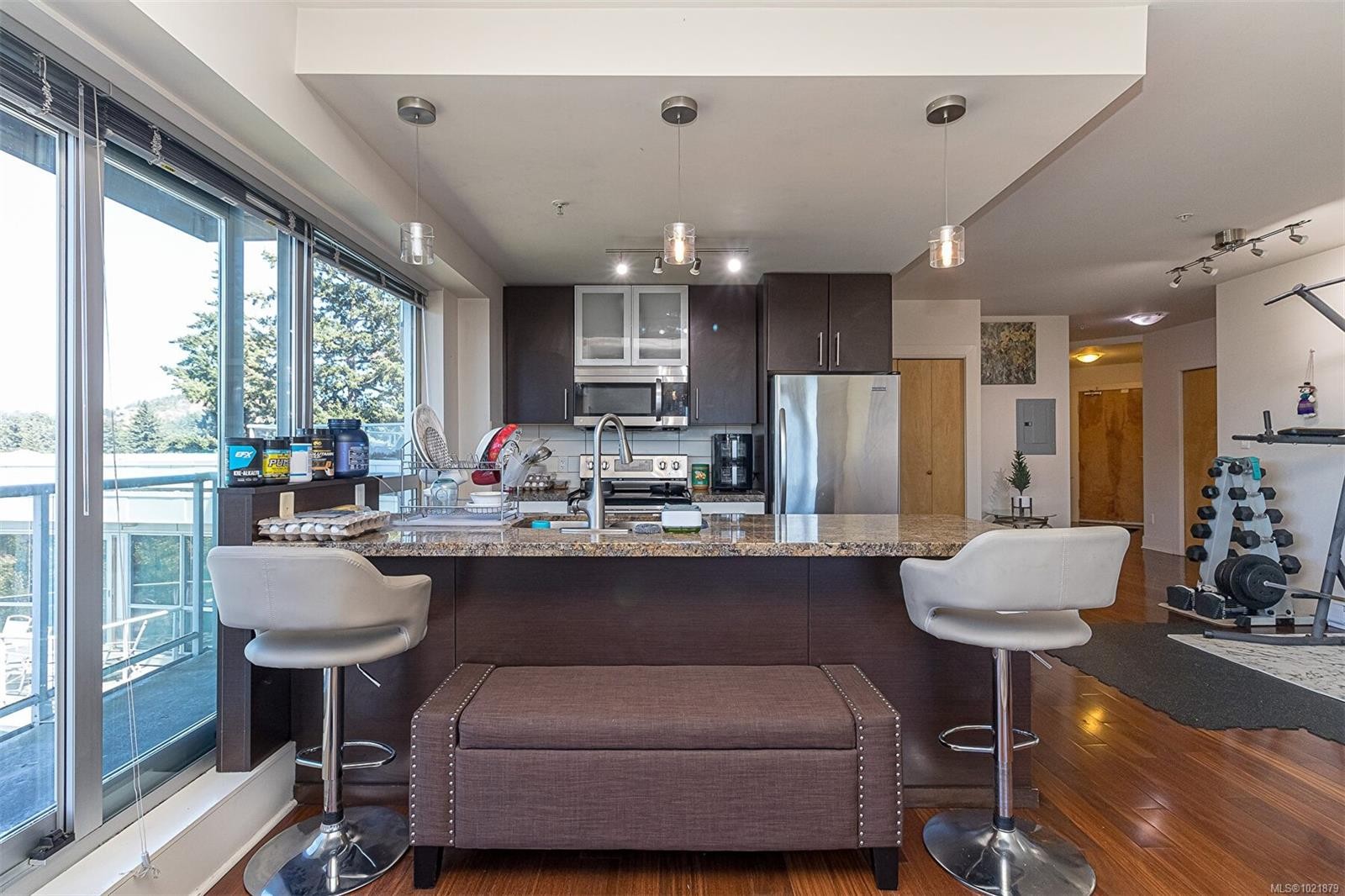 624-2745 Veterans Memorial Pkwy, Langford, BC - Indoor Photo Showing Other Room