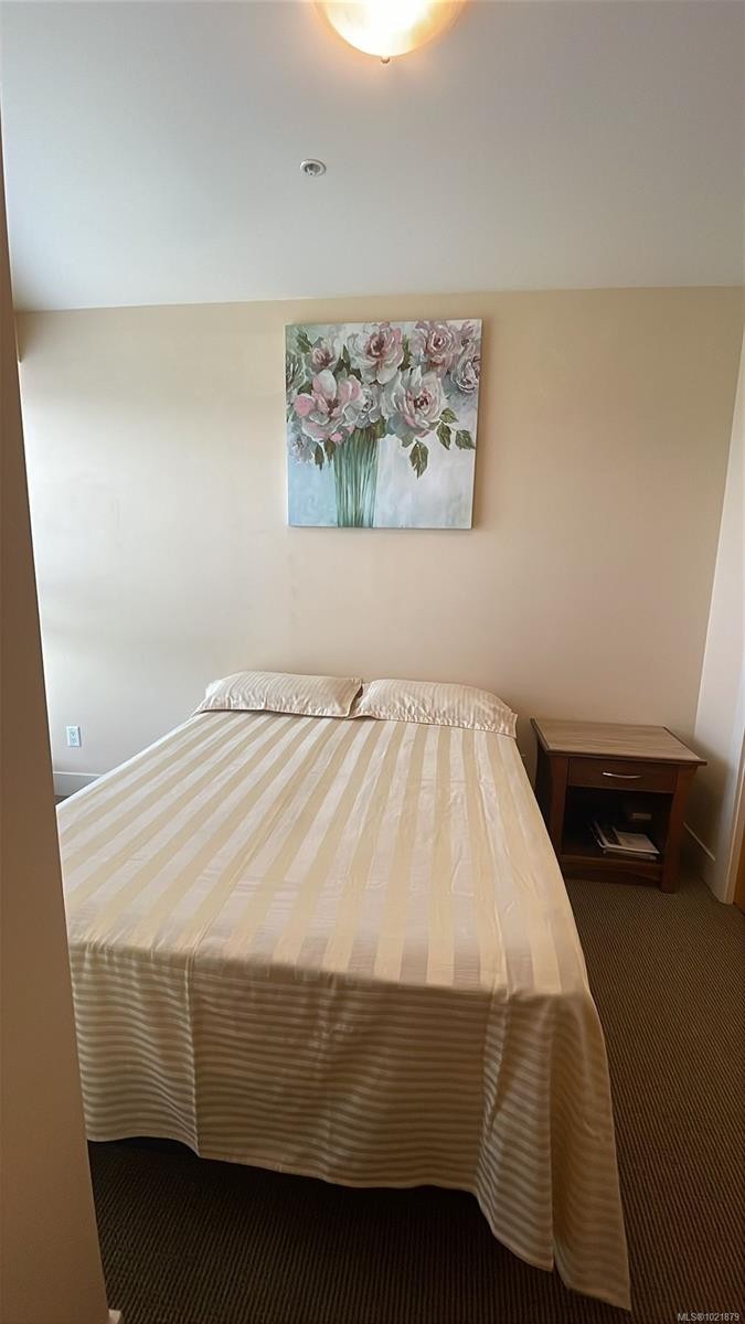 624-2745 Veterans Memorial Pkwy, Langford, BC - Indoor Photo Showing Bedroom
