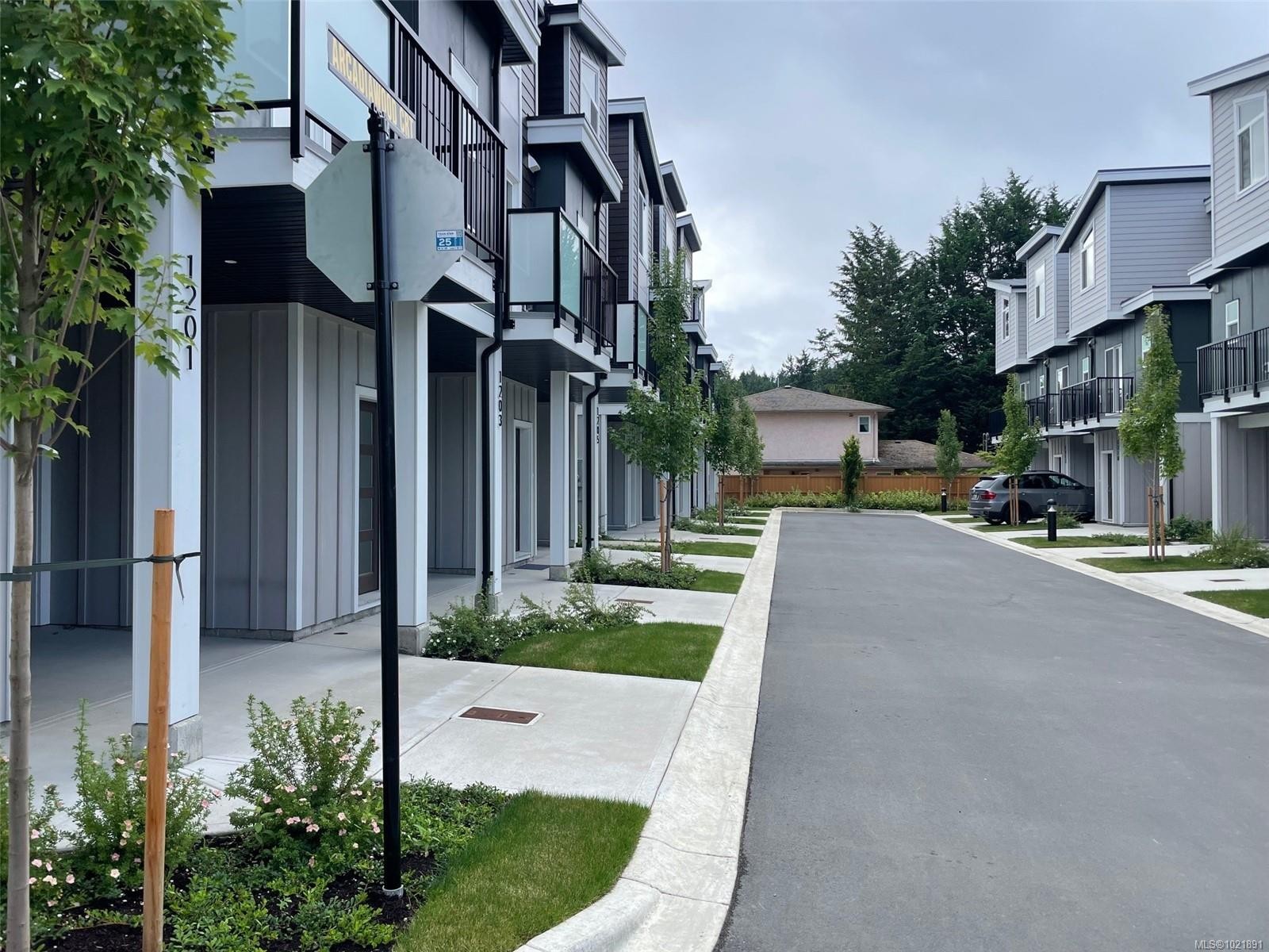 1063 Arcadiawood Lane, Langford, BC