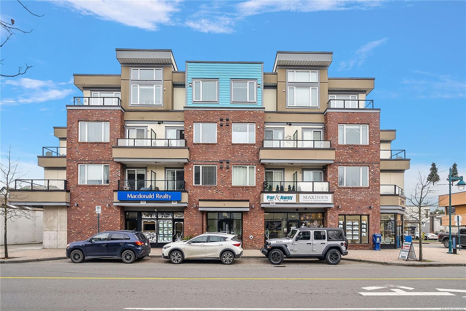 Ph403-2409 Bevan Ave, Sidney, BC - Outdoor With Balcony With Facade