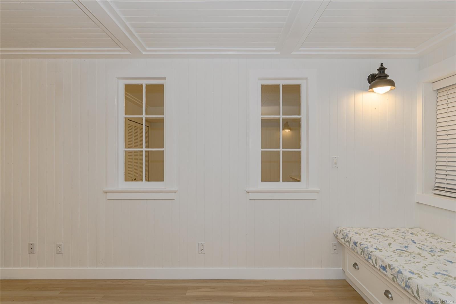 114-2100 Granite St, Oak Bay, BC - Indoor