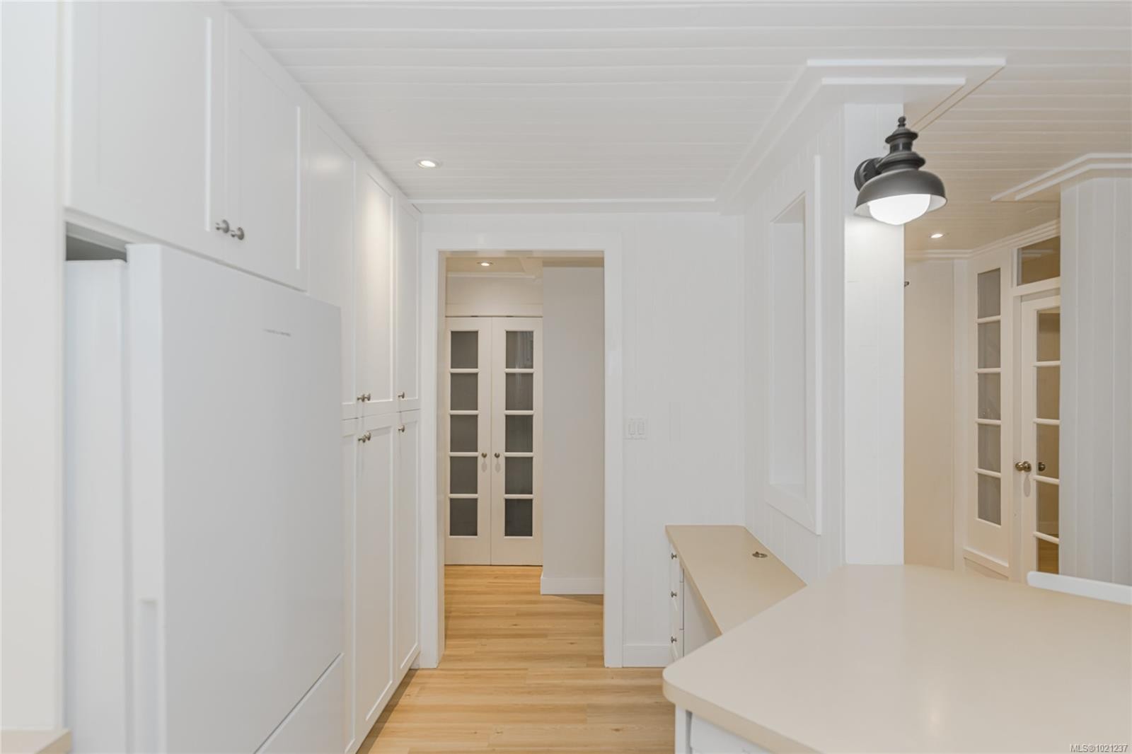 114-2100 Granite St, Oak Bay, BC - Indoor Photo Showing Other Room