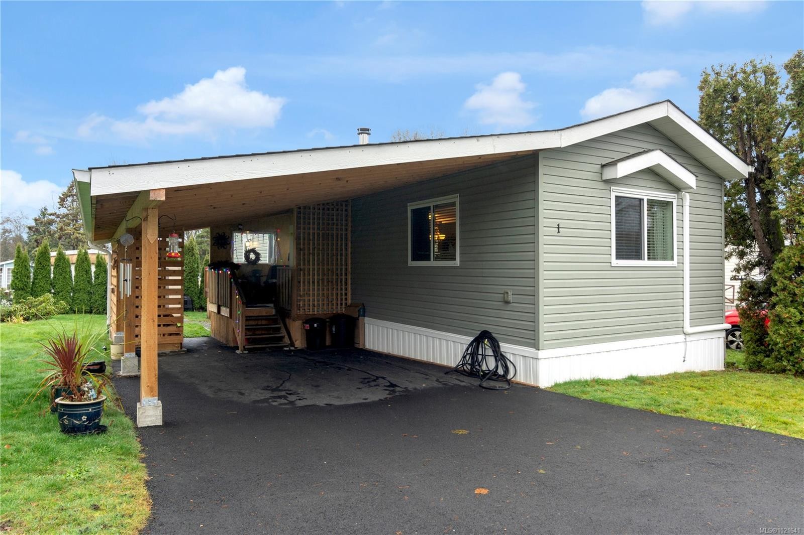 1 Honey Dr, Nanaimo, BC