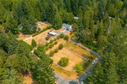 11255 Nitinat Rd North Saanich, BC V8L 5R8