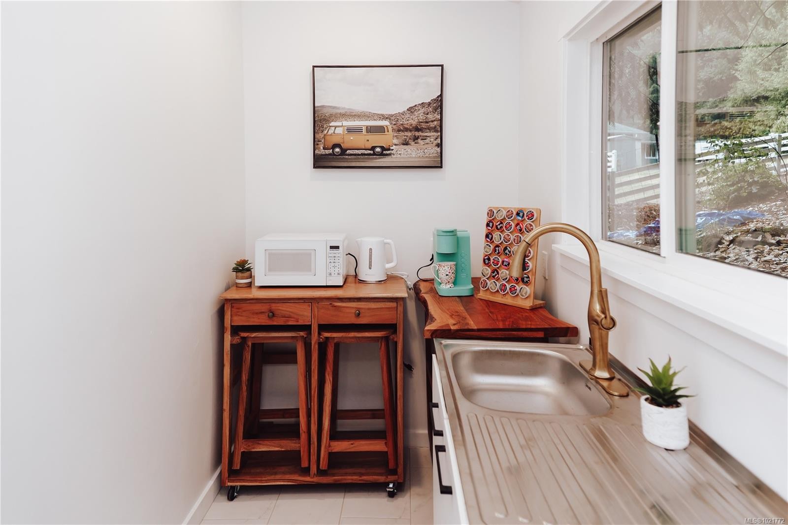 11255 Nitinat Rd, North Saanich, BC